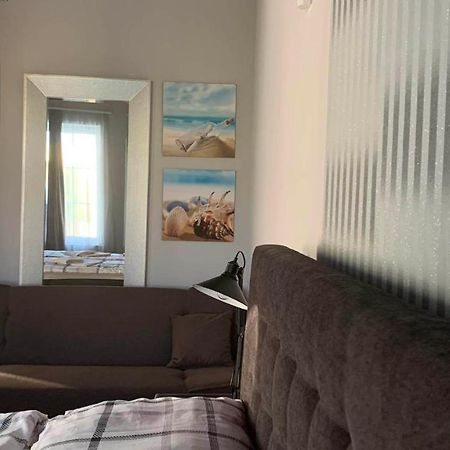 Mediterran Apartman With Pool Шиофок Экстерьер фото